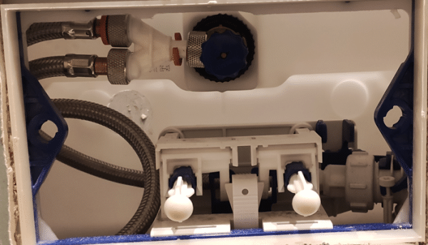 Geberit-Y-stuk-voor-douchewc-installatie