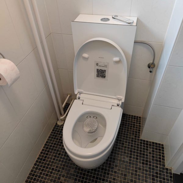Geberit vloerstaande douche wc monolith frissebips
