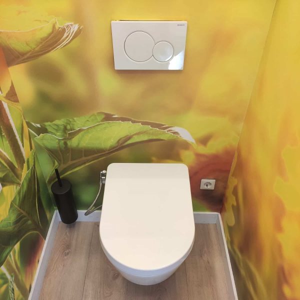 Maro stroomloze opzetbril douchewc met Laufen Pro LCC wandcloset set 1 rotated 1