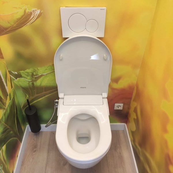 Maro stroomloze opzetbril douchewc met Laufen Pro LCC wandcloset set 4 rotated 1